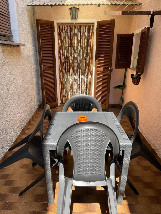 Ca Rosina Casavacanze Brusimpiano Italien